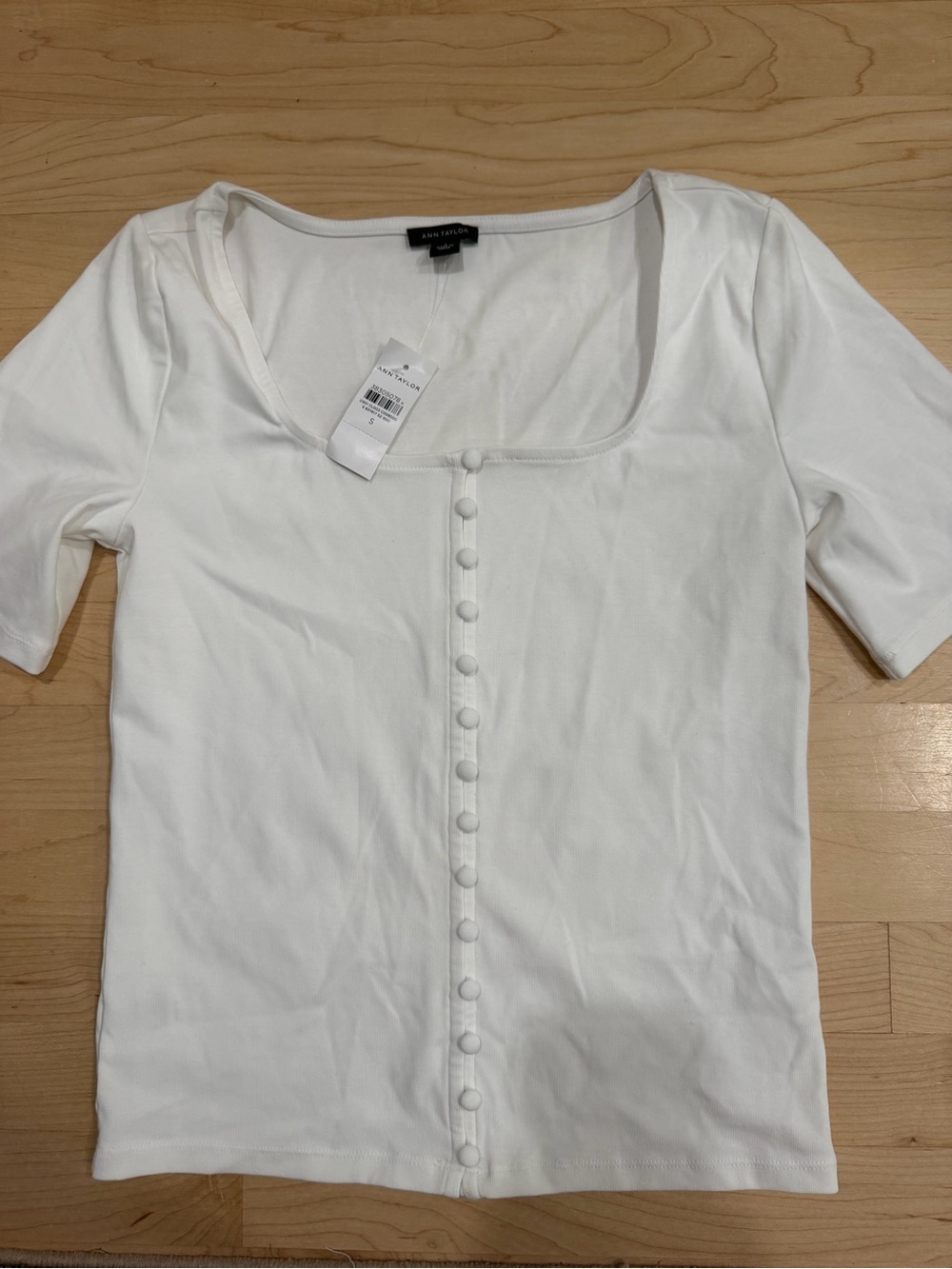Ann Taylor White Short Sleeve Scoop Neck Button-Front Top